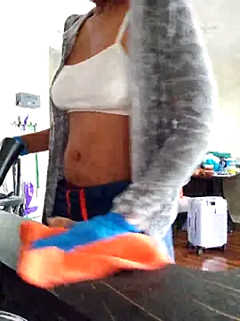 MzWettWett247 online show from October 18, 1:58 pm