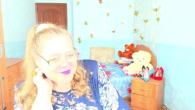 Snapshot of Audrey_Aura chatting on October 3, 9:25 am Audrey Aura online show from October 3, 9:25 am