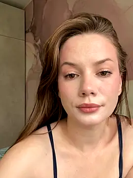 Rosie Holmes  online show from September 26, 5:05 am