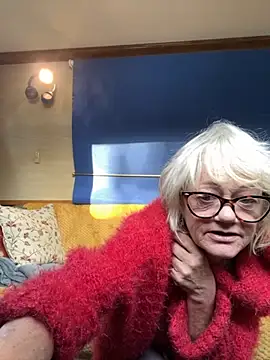 Snapshot of ladyboatlady chatting on September 22, 7:07 am ladyboatlady online show from September 22, 7:07 am