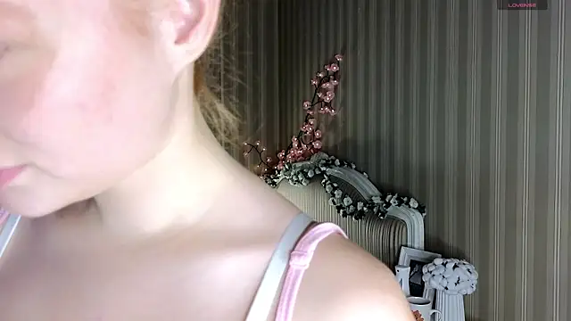 Juuulia  online show from March 3, 2:56 pm