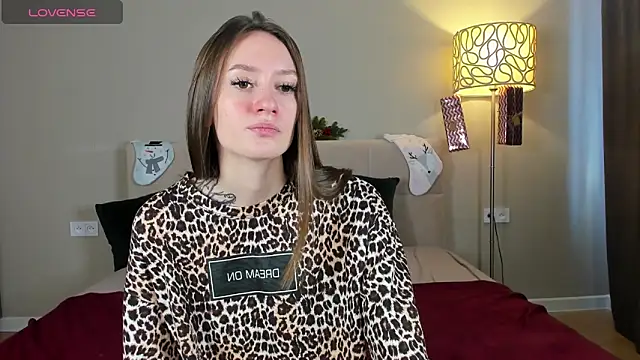 cutienaughtygirl online show from January 11, 7:35 am