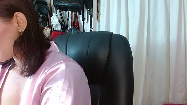 Snapshot of BriggiteSkyAngels chatting on October 25, 9:17 am BriggiteSkyAngels online show from October 25, 9:17 am