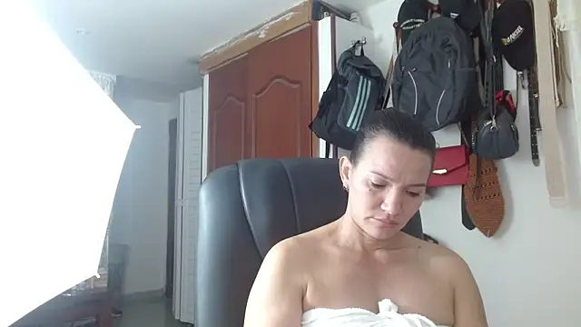 Snapshot of BriggiteSkyAngels chatting on October 1, 9:25 am BriggiteSkyAngels online show from October 1, 9:25 am