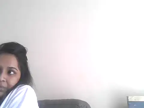 Snapshot of cute_indianxo chatting on October 3, 11:04 am cute indianxo online show from October 3, 11:04 am