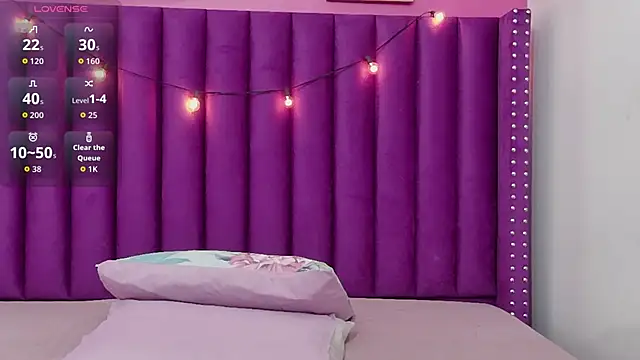 Snapshot of cutepetitee chatting on October 27, 7:19 pm cutepetitee online show from October 27, 7:19 pm