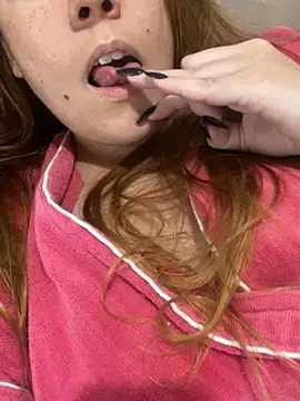 Lazinha18 online show from October 14, 2:14 am