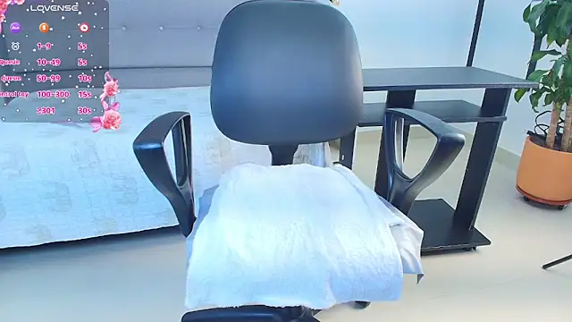 saray reese online show from September 30, 2:01 pm