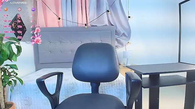 saray reese online show from October 7, 12:20 pm