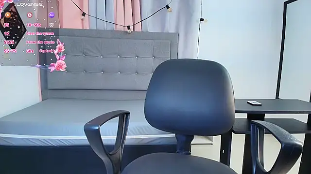 saray reese online show from October 11, 12:30 pm