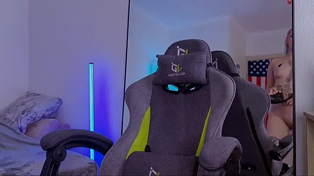 Snapshot of LeksaCandy chatting on October 3, 3:33 am LeksaCandy online show from October 3, 3:33 am