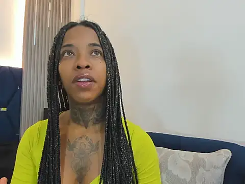 Snapshot of Pauline_Fox chatting on October 21, 1:20 am Pauline Fox online show from October 21, 1:20 am