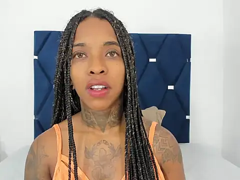 Snapshot of Pauline_Fox chatting on October 16, 1:08 am Pauline Fox online show from October 16, 1:08 am