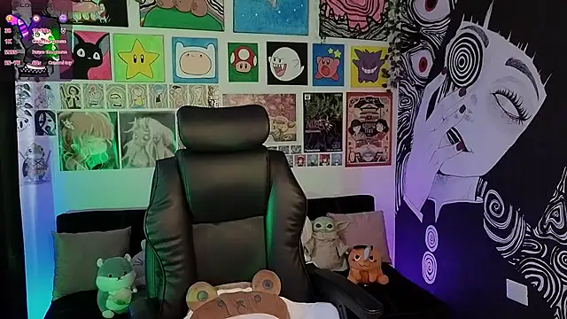 Yuhwan  online show from November 9, 8:16 pm