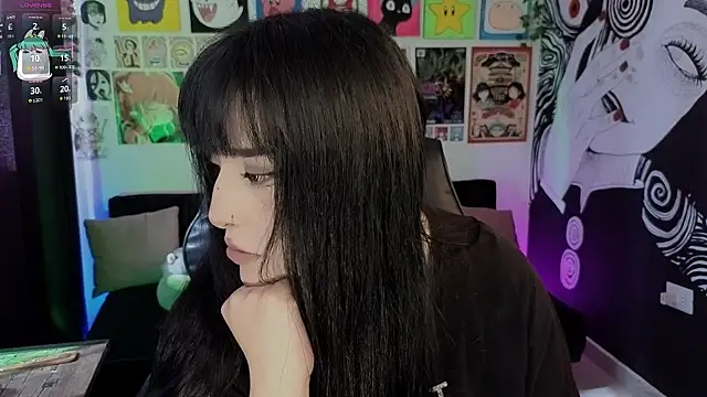 Yuhwan  online show from February 20, 8:20 pm