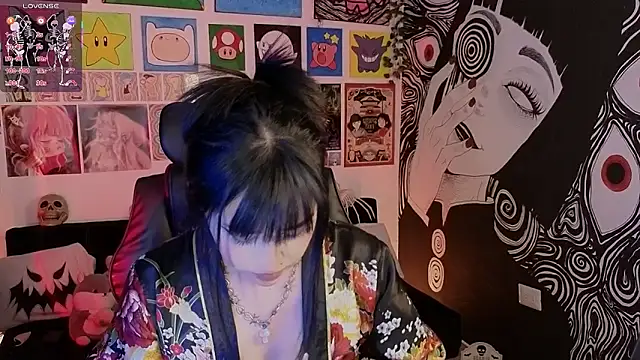 Yuhwan  online show from October 28, 11:20 pm