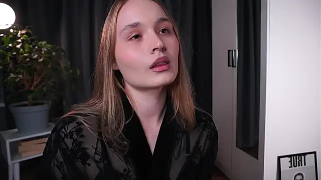 Snapshot of lisa_schiele chatting on October 17, 8:01 pm lisa schiele online show from October 17, 8:01 pm