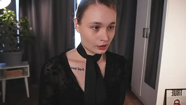 Snapshot of lisa_schiele chatting on October 14, 5:10 am lisa schiele online show from October 14, 5:10 am