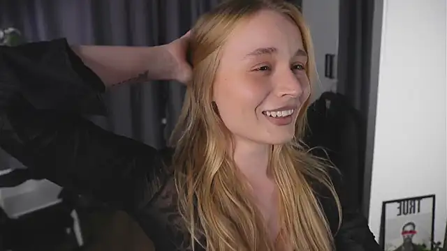 Snapshot of lisa_schiele chatting on October 21, 8:24 pm lisa schiele online show from October 21, 8:24 pm