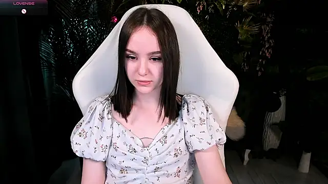 Snapshot of MarySparkle chatting on October 9, 3:32 am MarySparkle online show from October 9, 3:32 am