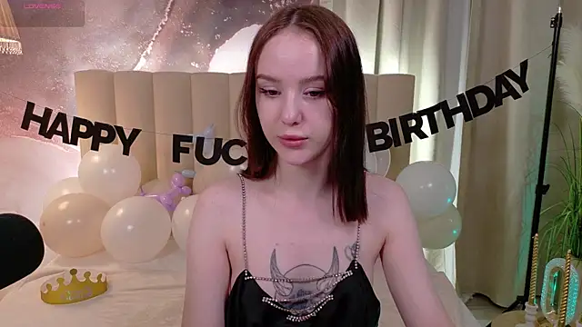 Snapshot of MarySparkle chatting on November 2, 4:27 am MarySparkle online show from November 2, 4:27 am