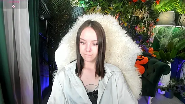 Snapshot of MarySparkle chatting on October 27, 3:57 am MarySparkle online show from October 27, 3:57 am