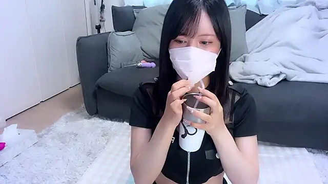 moemilk online show from October 22, 1:32 am