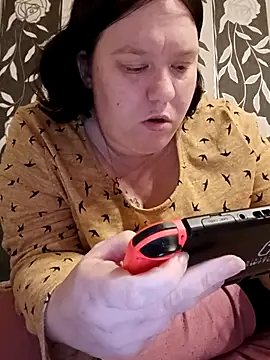 Feuchtekitty92xh online show from November 6, 8:37 pm