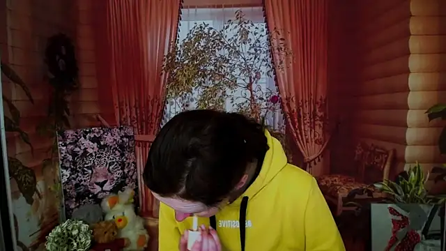 FeelMe   online show from February 3, 7:46 am