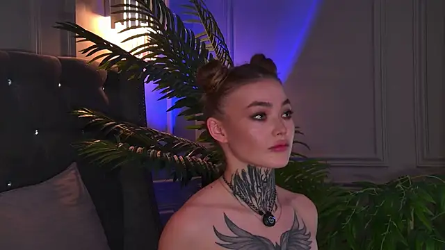 AriWild online show from June 11, 5:37 am