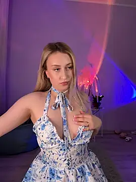 KassandraTress online show from April 10, 6:14 pm