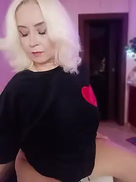 SquirtMilf00 online show from March 16, 5:44 am