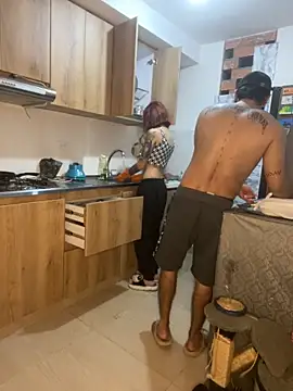 Snapshot of DanteAndVictoria chatting on November 2, 12:25 am DanteAndVictoria online show from November 2, 12:25 am