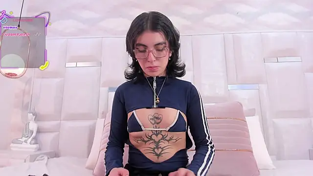 Im Molly Angel online show from September 27, 8:05 pm