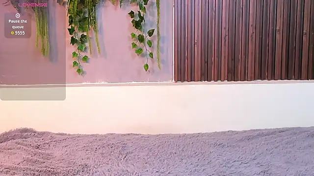 Dakotaferreti online show from October 14, 9:50 pm