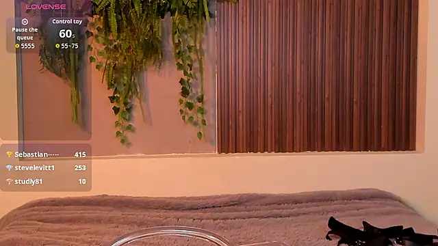 Dakotaferreti online show from October 12, 9:17 pm