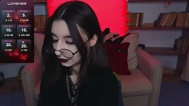 Snapshot of Mistress__Marcelline chatting on September 25, 10:47 am Mistress Marcelline online show from September 25, 10:47 am