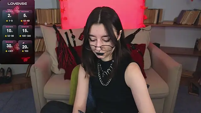 Snapshot of Mistress__Marcelline chatting on September 21, 10:14 am Mistress Marcelline online show from September 21, 10:14 am