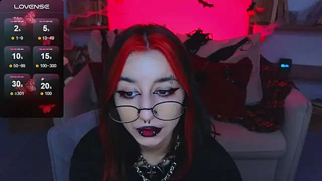 Snapshot of Mistress__Marcelline chatting on October 31, 10:19 am Mistress Marcelline online show from October 31, 10:19 am