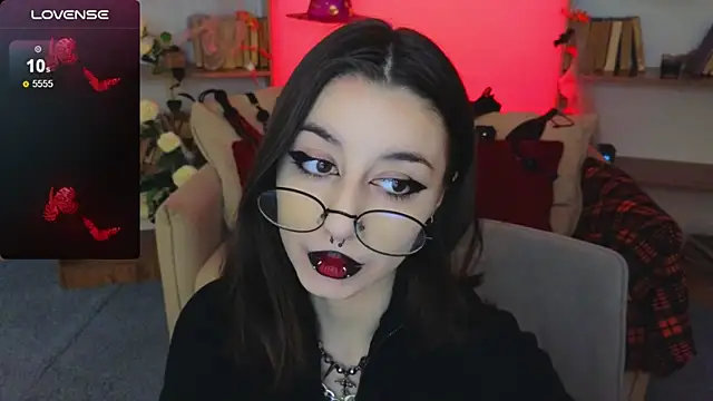 Snapshot of Mistress__Marcelline chatting on October 20, 10:07 am Mistress Marcelline online show from October 20, 10:07 am