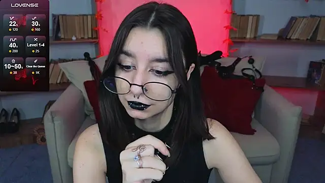 Snapshot of Mistress__Marcelline chatting on September 18, 9:41 am Mistress Marcelline online show from September 18, 9:41 am