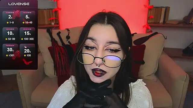 Snapshot of Mistress__Marcelline chatting on October 6, 10:21 am Mistress Marcelline online show from October 6, 10:21 am