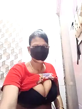 Snapshot of varnika chatting on November 1, 2:21 pm varnika online show from November 1, 2:21 pm