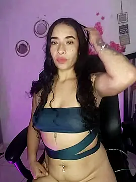 Valenn fernandez online show from August 1, 12:01 am