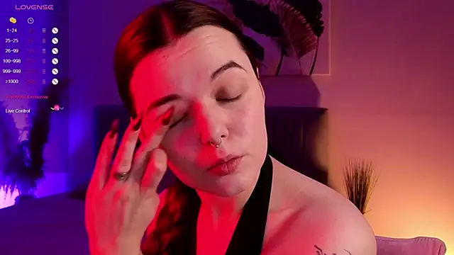 BellaDevile  online show from October 2, 7:35 am