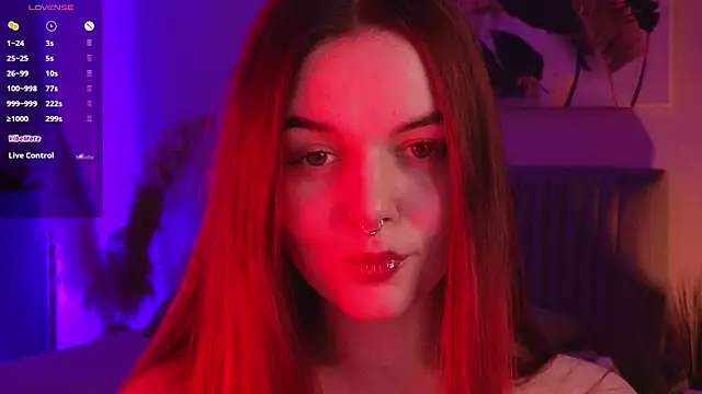 BellaDevile  online show from September 28, 2:00 pm