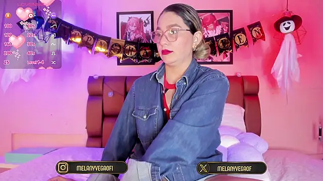 Snapshot of MelanyVegas chatting on October 28, 9:59 am MelanyVegas online show from October 28, 9:59 am