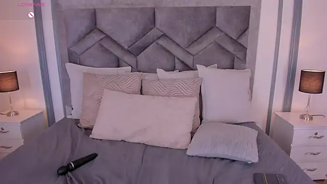 lucianacohelo online show from September 13, 1:41 pm