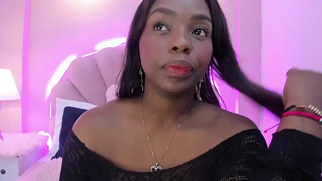 Snapshot of Melanyy_Ebonny chatting on October 3, 3:44 am Melanyy Ebonny online show from October 3, 3:44 am