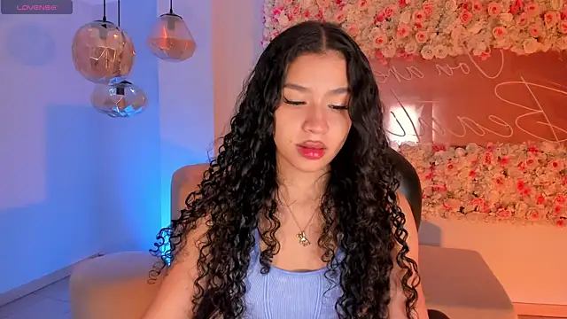 SophieHouston  online show from October 3, 4:39 am